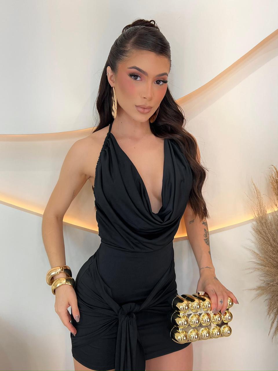 VESTIDO LISO COM AMARRAÇÃO E COSTAS NUA