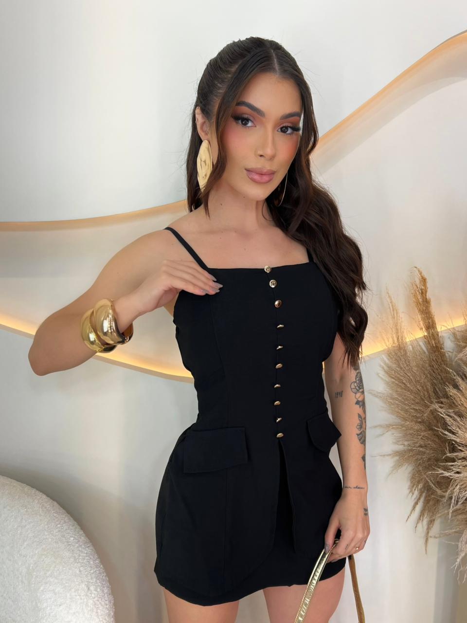 MACAQUINHO ESTILOSO COM BOTÕES